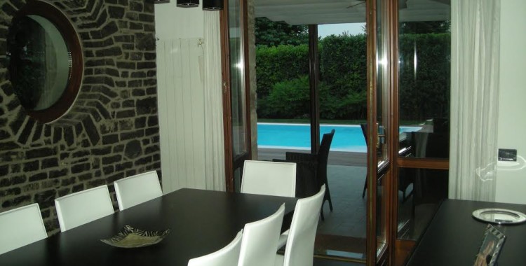 VILLA CON GIARDINO E PISCINA, Treviolo (Bg)